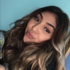 Meet your Posher, Dania